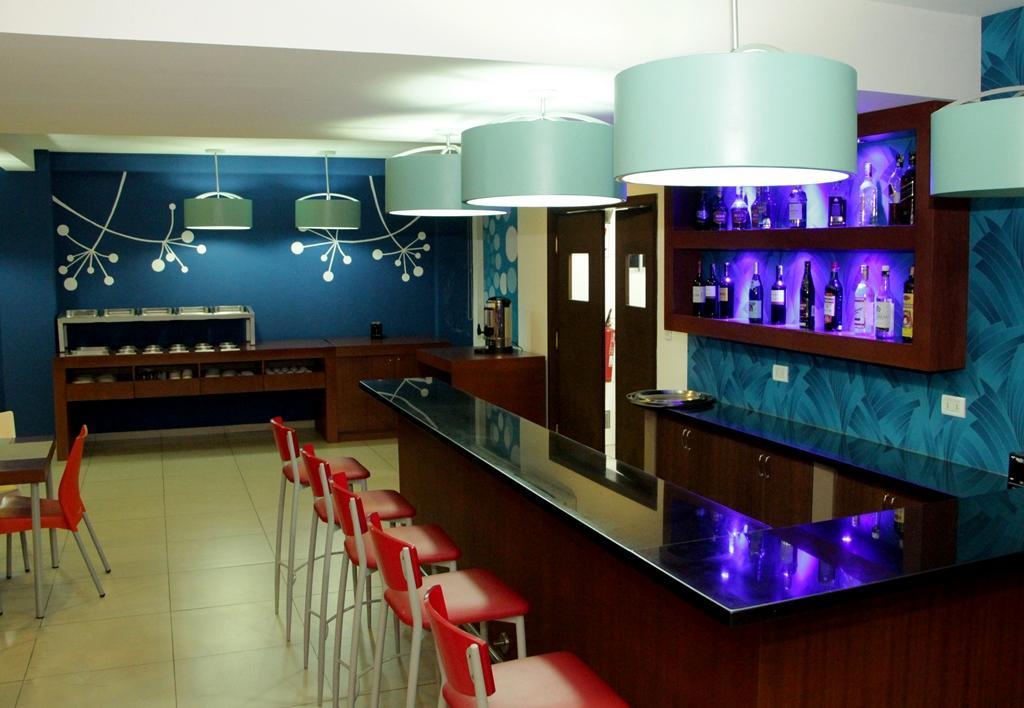 Torre Hotel Ejecutivo Санта-Крус-де-ла-Сьерра Экстерьер фото