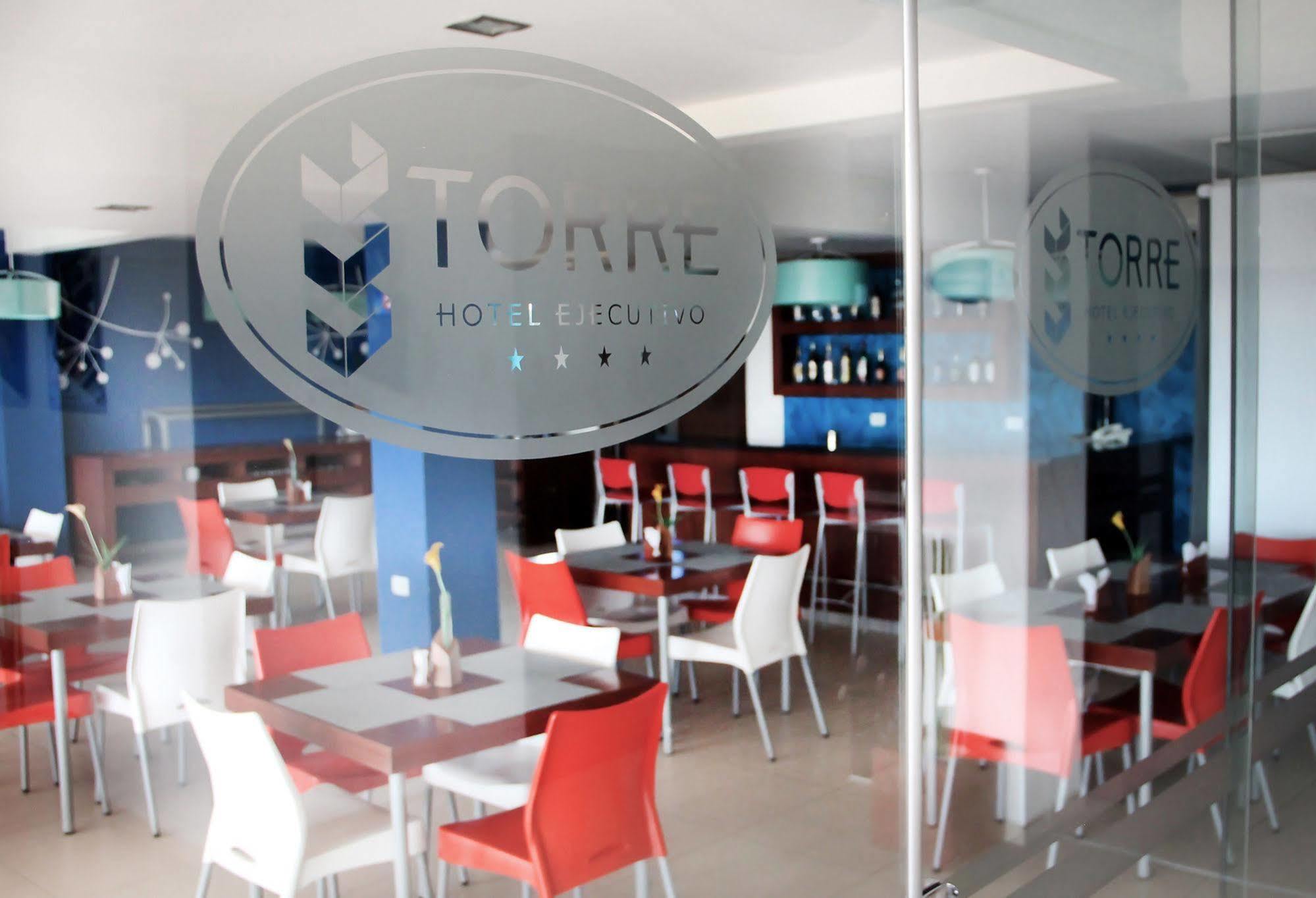 Torre Hotel Ejecutivo Санта-Крус-де-ла-Сьерра Экстерьер фото