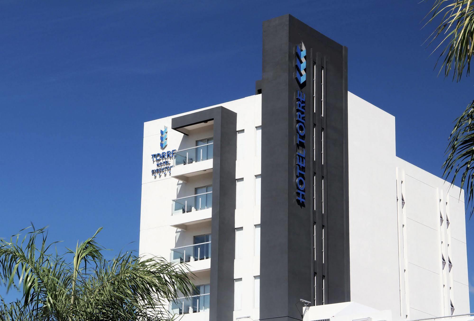 Torre Hotel Ejecutivo Санта-Крус-де-ла-Сьерра Экстерьер фото