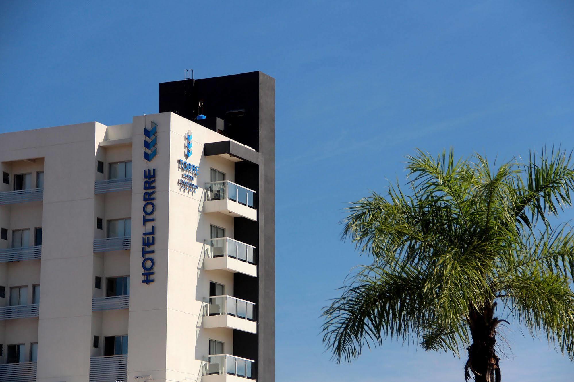 Torre Hotel Ejecutivo Санта-Крус-де-ла-Сьерра Экстерьер фото