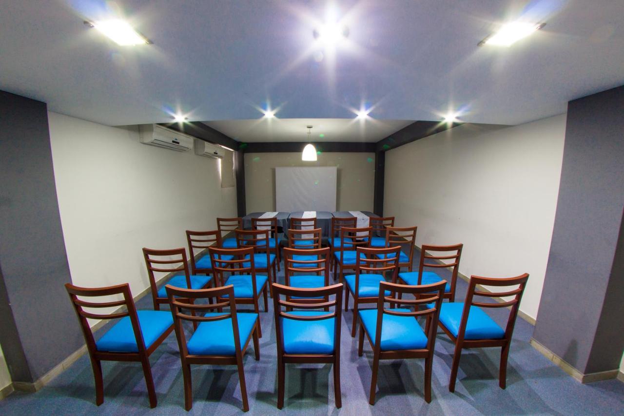 Torre Hotel Ejecutivo Санта-Крус-де-ла-Сьерра Экстерьер фото