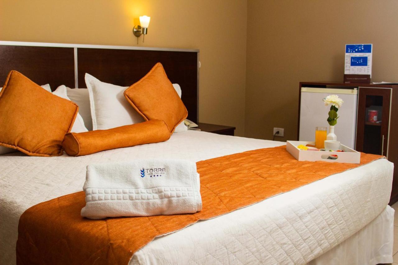 Torre Hotel Ejecutivo Санта-Крус-де-ла-Сьерра Экстерьер фото